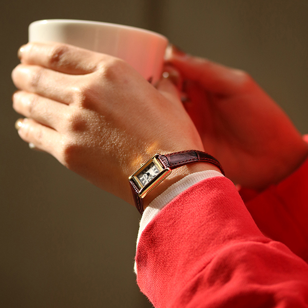 Kii: キー CITIZEN シチズン 光発電エコ・ドライブ Classic Square EG2797-13A レディース