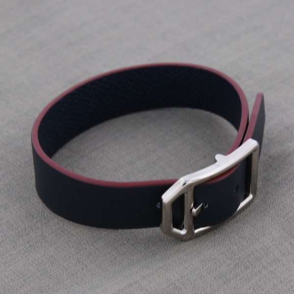 ダークブラウン