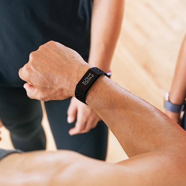 Fitbit Charge4 フィットビット