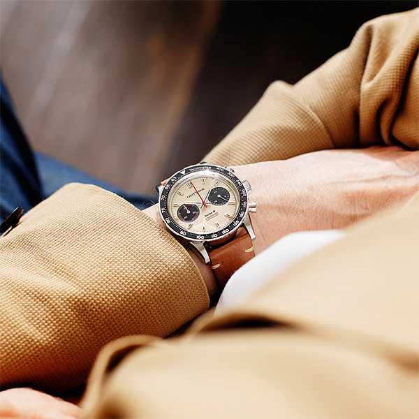 パンダ文字盤×ブラウンレザー