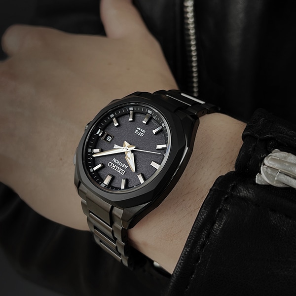 SEIKO ASTRON ブラック　腕時計　セラミック　ソーラー購入時期202003