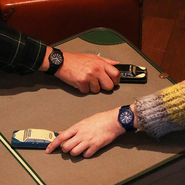 ブラック/ブルー