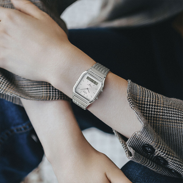 シルバー/アナデジ