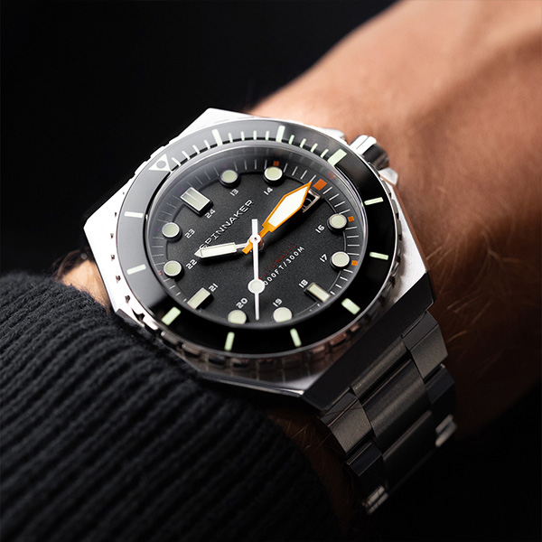 シルバー/ブラック