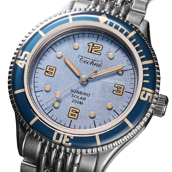 スカイブルーメテオライト文字盤