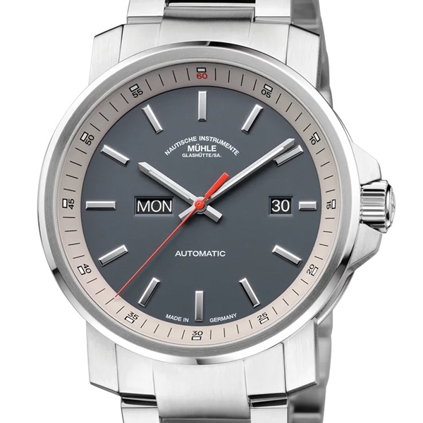 チタニウムグレー