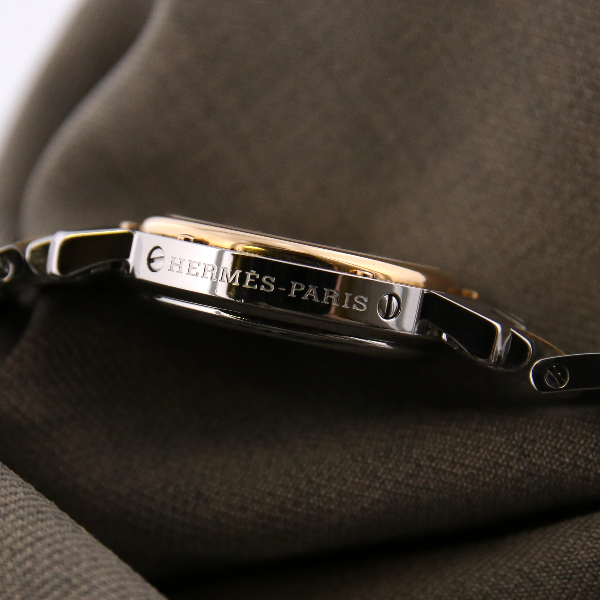 ホワイトダイヤル