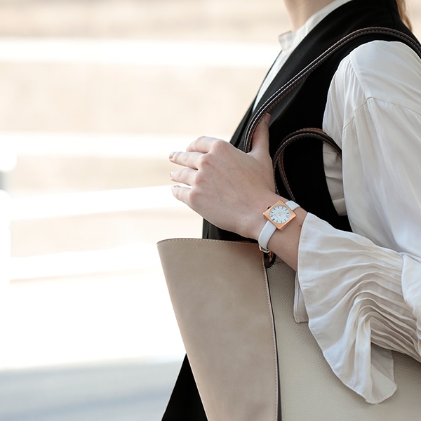 ホワイト(アップルレザー)