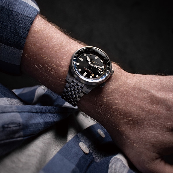 ブラック(黒/青)