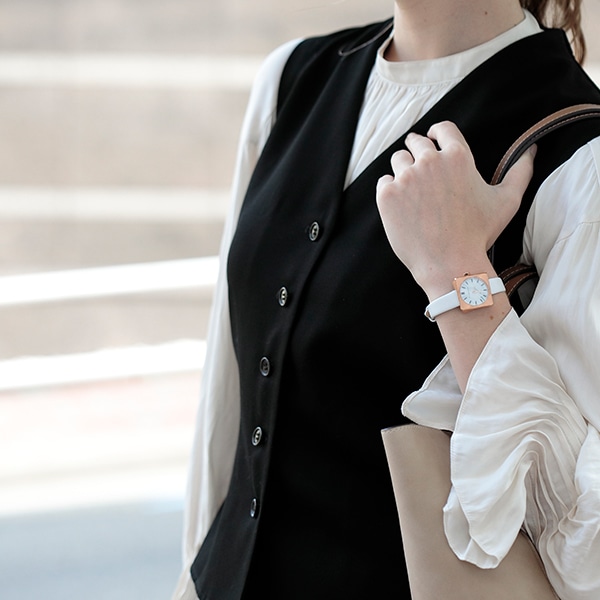 ホワイト(アップルレザー)