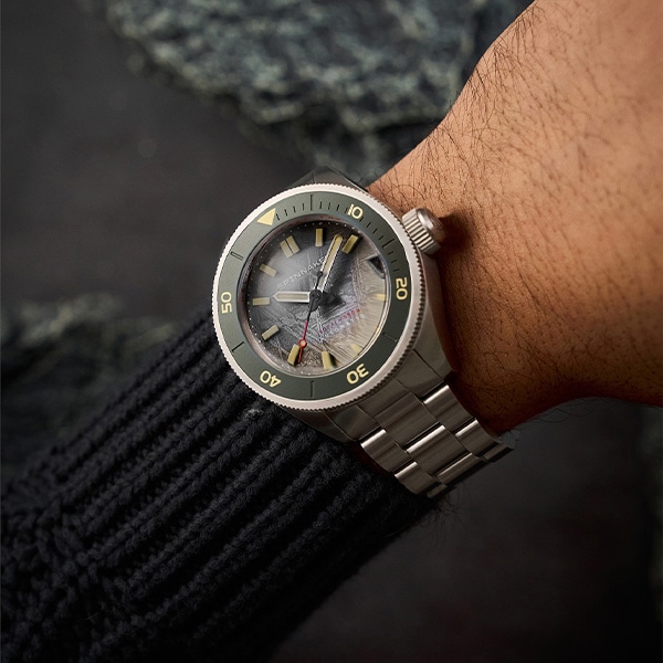 グレー/グリーン