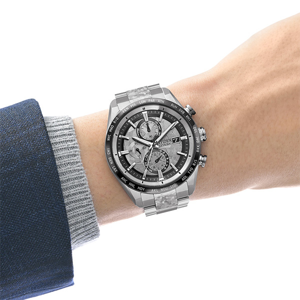 シルバー/AT8284-61A