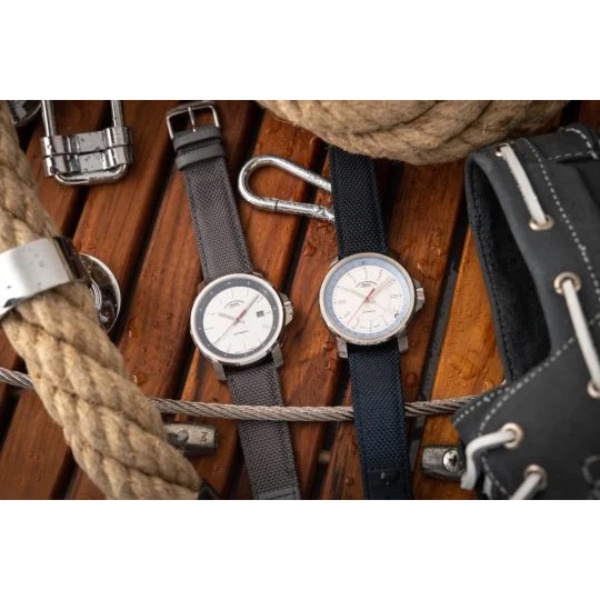 シルバーグレー