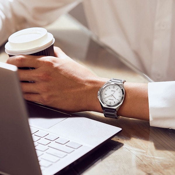 シルバー×ホワイト