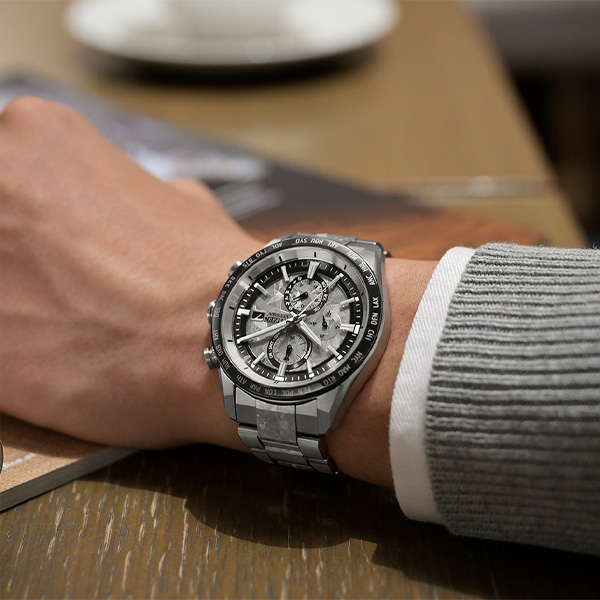 シルバー/AT8284-61A