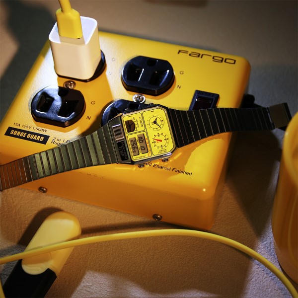 イエロー/アナデジテンプ